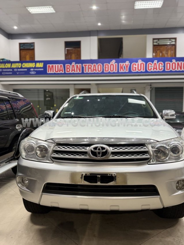 Toyota Fortuner 2.7V 4x4 AT