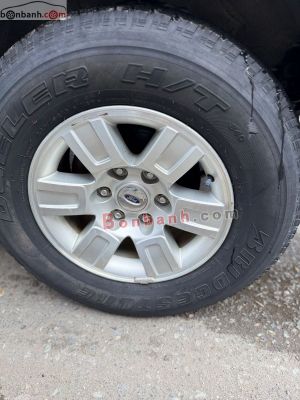 Xe Ford Everest 2.5L 4x4 MT