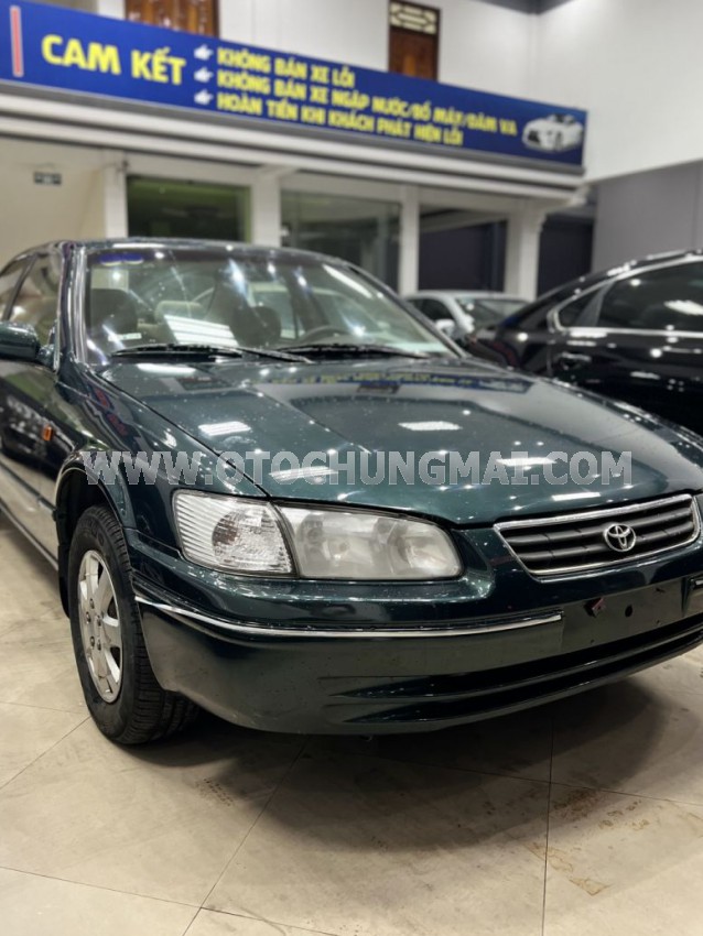 Xe Toyota Camry GLi 2.2