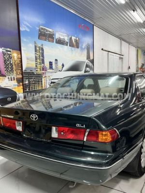 Xe Toyota Camry GLi 2.2