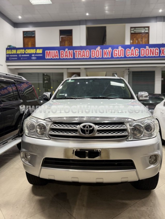Toyota Fortuner 2.7V 4x4 AT
