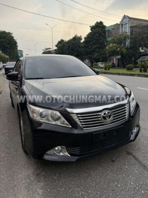 Xe Toyota Camry 2.0E