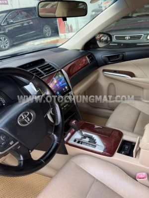 Xe Toyota Camry 2.0E