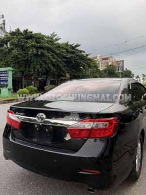 Xe Toyota Camry 2.0E